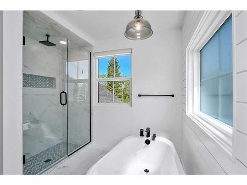 12 Songbird Green, Sylvan Lake, AB - Indoor Photo Showing Bathroom