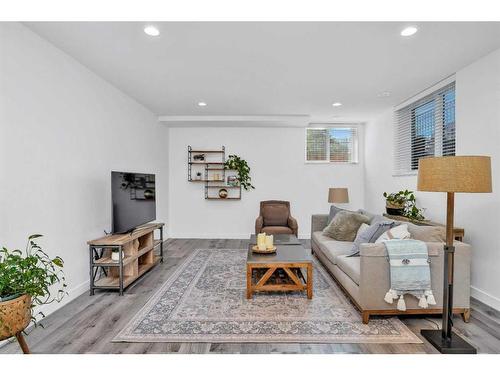 12 Songbird Green, Sylvan Lake, AB - Indoor Photo Showing Living Room