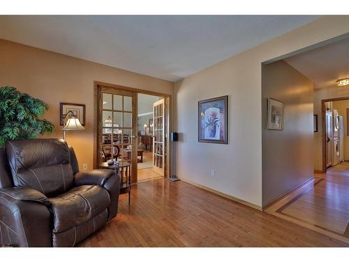 5215 67 Street, Ponoka, AB - Indoor Photo Showing Living Room