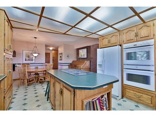 5215 67 Street, Ponoka, AB - Indoor Photo Showing Kitchen