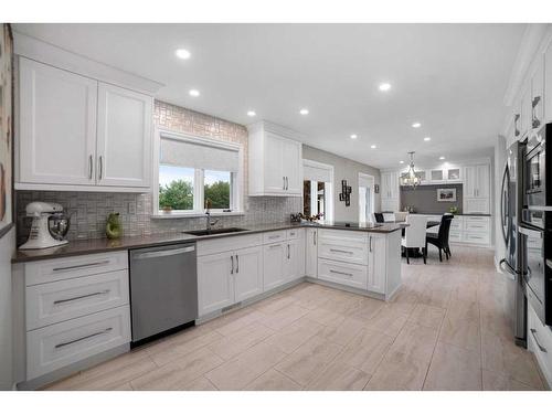 121 Bailey Avenue, Rural Camrose County, AB - Indoor Photo Showing Kitchen With Upgraded Kitchen