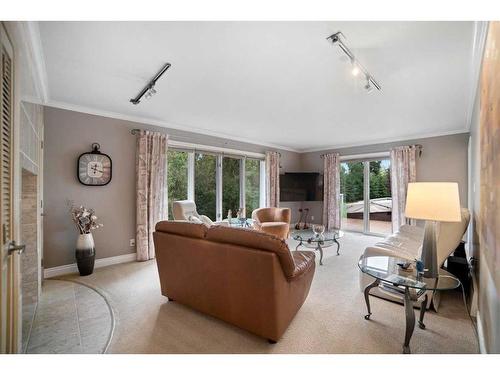 121 Bailey Avenue, Rural Camrose County, AB - Indoor Photo Showing Living Room