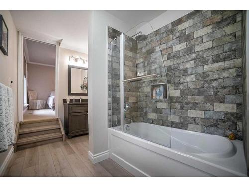 121 Bailey Avenue, Rural Camrose County, AB - Indoor Photo Showing Bathroom