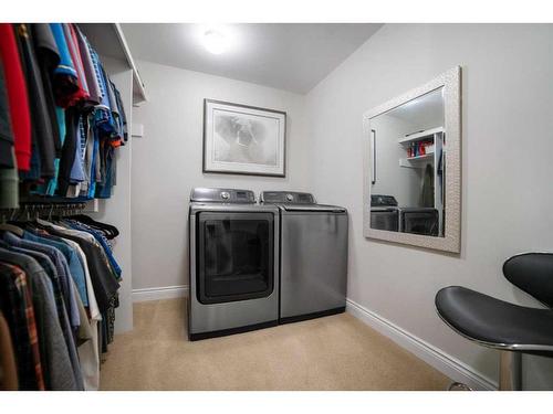 121 Bailey Avenue, Rural Camrose County, AB - Indoor Photo Showing Laundry Room