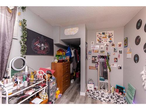 97 Card Crescent, Red Deer, AB - Indoor Photo Showing Other Room