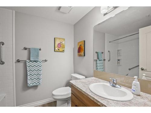 128-6 Michener Boulevard, Red Deer, AB - Indoor Photo Showing Bathroom