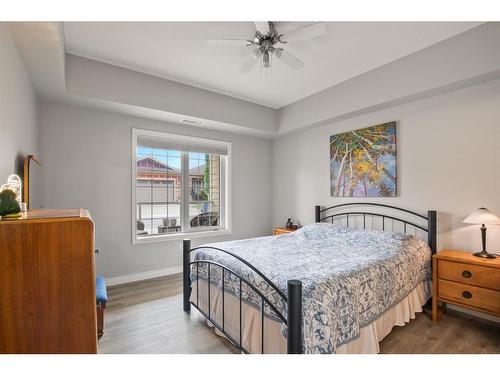 128-6 Michener Boulevard, Red Deer, AB - Indoor Photo Showing Bedroom