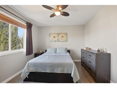 60 Jarvis Avenue, Red Deer, AB - Indoor Photo Showing Bedroom