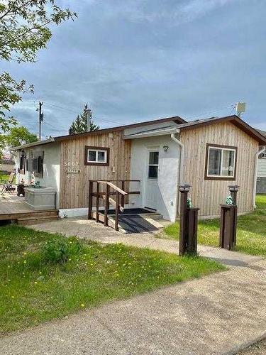 5007 48 Street, Hardisty, AB - Outdoor