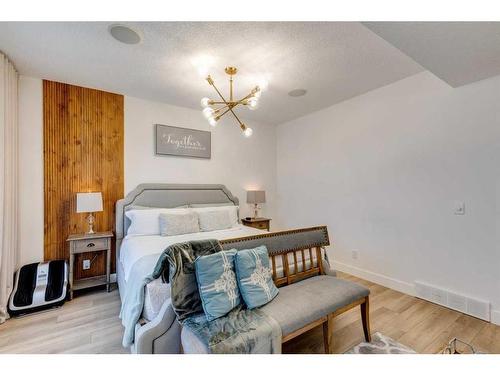 191 Cranston Gate Se, Calgary, AB - Indoor Photo Showing Bedroom