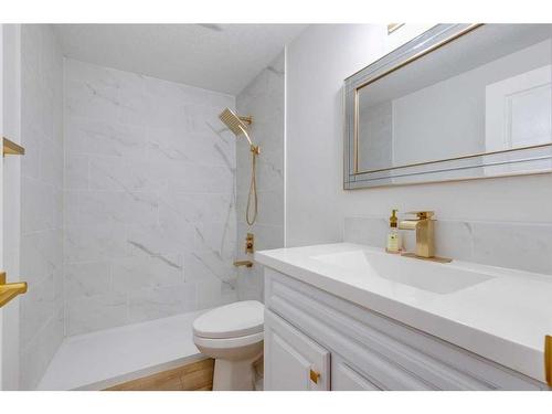 191 Cranston Gate Se, Calgary, AB - Indoor Photo Showing Bathroom