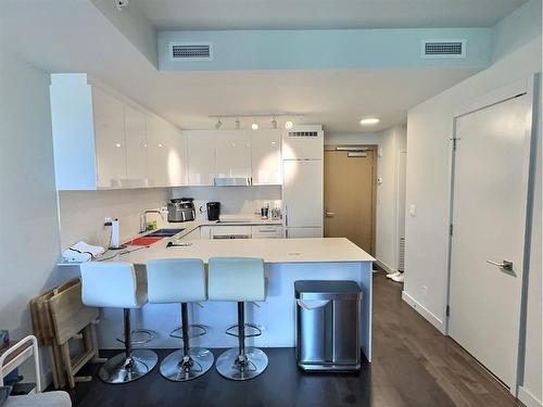 3004-10360 102 Nw, Edmonton, AB - Indoor Photo Showing Kitchen With Upgraded Kitchen