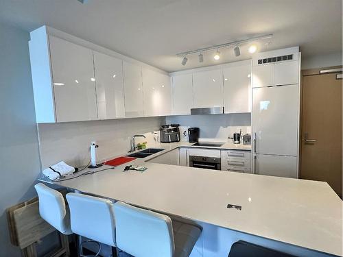 3004-10360 102 Nw, Edmonton, AB - Indoor Photo Showing Kitchen With Double Sink With Upgraded Kitchen