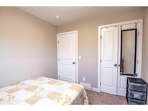 205-148 Vanier Drive, Red Deer, AB - Indoor Photo Showing Living Room