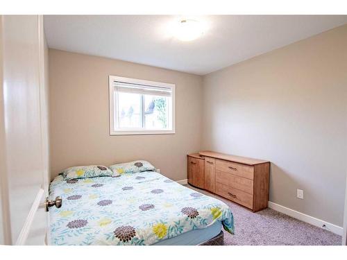 205-148 Vanier Drive, Red Deer, AB - Indoor Photo Showing Bedroom