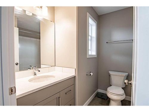 205-148 Vanier Drive, Red Deer, AB - Indoor Photo Showing Bathroom