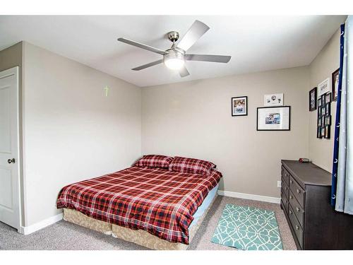 205-148 Vanier Drive, Red Deer, AB - Indoor Photo Showing Bedroom