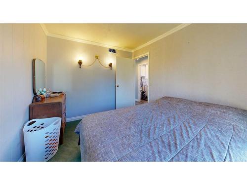 40334 Hwy 850, Rural Stettler No. 6, County Of, AB - Indoor Photo Showing Bedroom