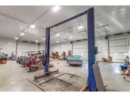 40334 Hwy 850, Rural Stettler No. 6, County Of, AB - Indoor Photo Showing Garage