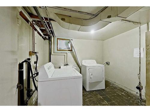 5305 48 Ave, Wetaskiwin, AB - Indoor Photo Showing Laundry Room