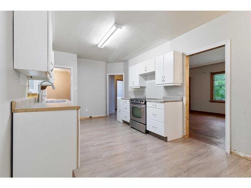 5305 48 Ave, Wetaskiwin, AB - Indoor Photo Showing Kitchen