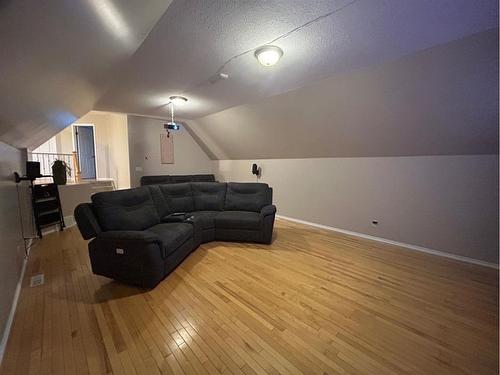 6117 32 Avenue, Camrose, AB - Indoor