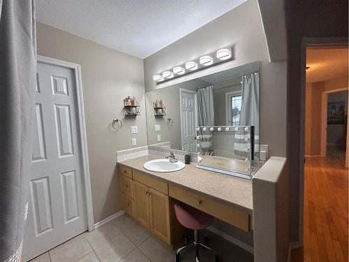 6117 32 Avenue, Camrose, AB - Indoor Photo Showing Bathroom