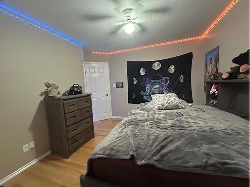 6117 32 Avenue, Camrose, AB - Indoor Photo Showing Bedroom