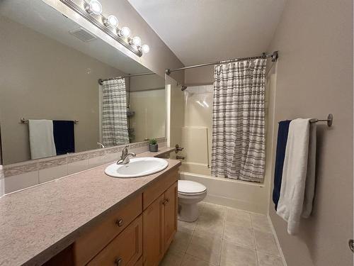 6117 32 Avenue, Camrose, AB - Indoor Photo Showing Bathroom