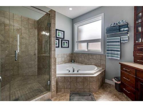 39 Daniel Crescent, Red Deer, AB - Indoor Photo Showing Bathroom