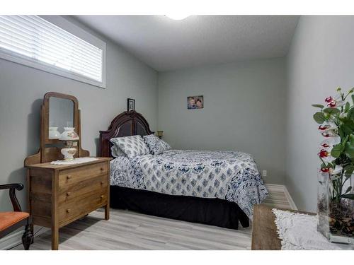 39 Daniel Crescent, Red Deer, AB - Indoor Photo Showing Bedroom