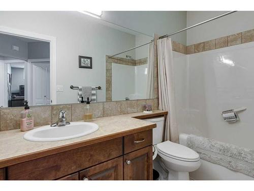 39 Daniel Crescent, Red Deer, AB - Indoor Photo Showing Bathroom