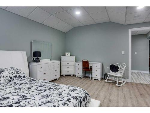 39 Daniel Crescent, Red Deer, AB - Indoor Photo Showing Bedroom