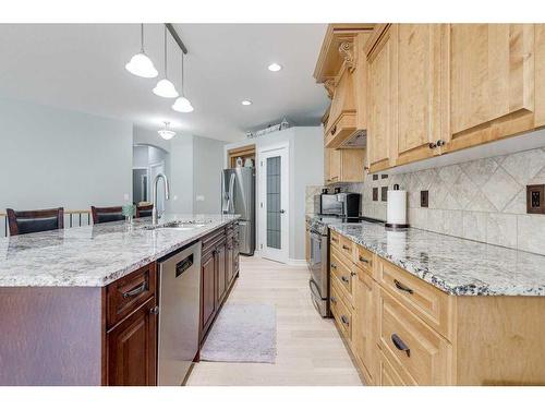 39 Daniel Crescent, Red Deer, AB - Indoor Photo Showing Kitchen