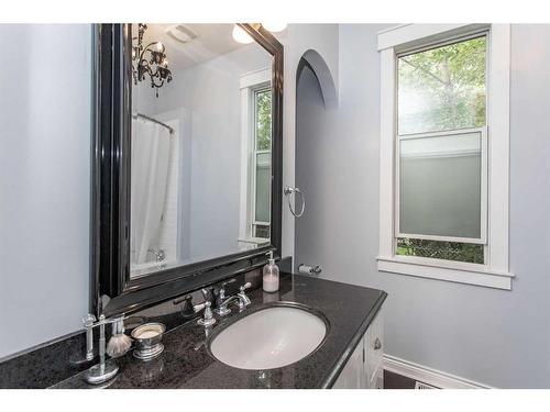 5319 51 Avenue, Lacombe, AB - Indoor Photo Showing Bathroom