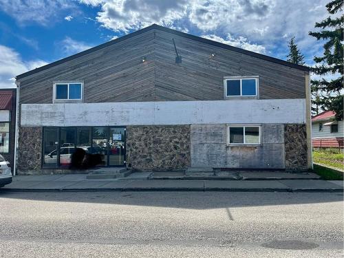 5115 & 5117 50 Avenue, Caroline, AB 