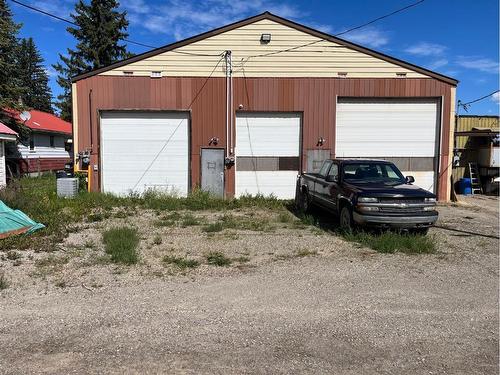 5115 & 5117 50 Avenue, Caroline, AB 