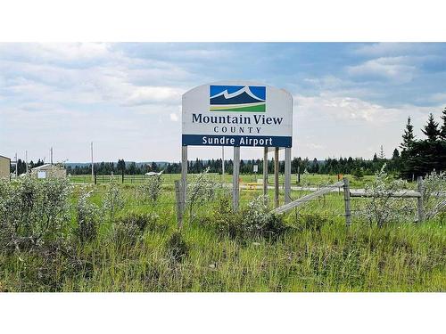 1200 Highway 584, Sundre, AB 