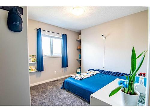 132 Oswald Close, Red Deer, AB - Indoor Photo Showing Other Room