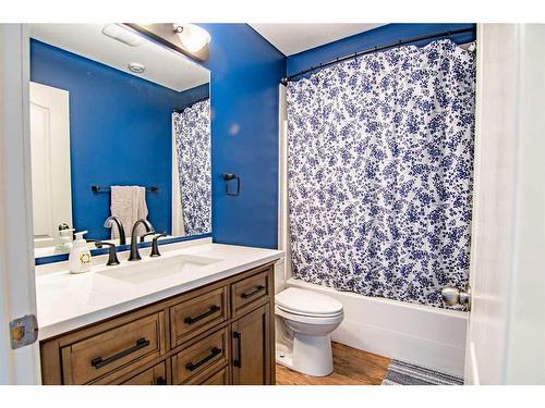 132 Oswald Close, Red Deer, AB - Indoor Photo Showing Bathroom