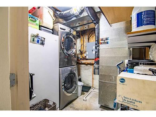 132 Oswald Close, Red Deer, AB - Indoor Photo Showing Laundry Room