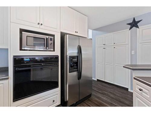 49471 Range Road 231, Rural Leduc County, AB - Indoor Photo Showing Kitchen