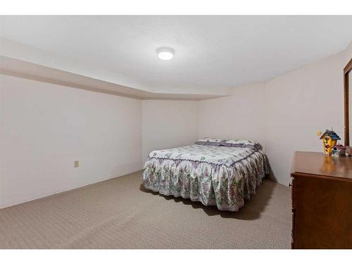 49471 Range Road 231, Rural Leduc County, AB - Indoor Photo Showing Bedroom