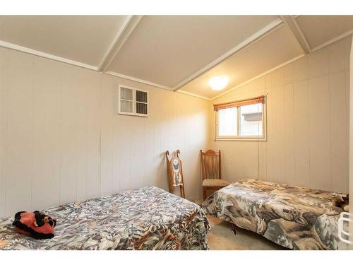 224-41124 Range Road 282 Range, Gull Lake, AB - Indoor Photo Showing Bedroom