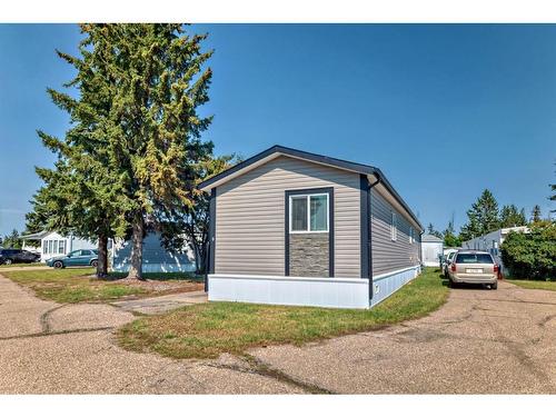 8 Parkview Avenue, Red Deer, AB 