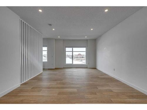 332-903 Mahogany Boulevard Se, Calgary, AB - Indoor Photo Showing Other Room