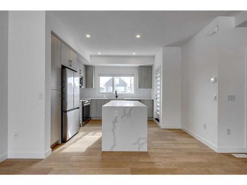 332-903 Mahogany Boulevard Se, Calgary, AB - Indoor Photo Showing Kitchen