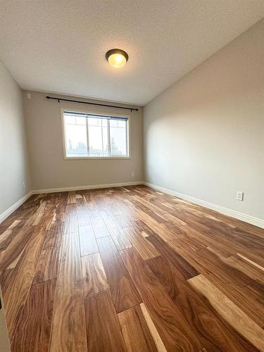 59 Panatella Boulevard Nw, Calgary, AB - Indoor Photo Showing Bathroom