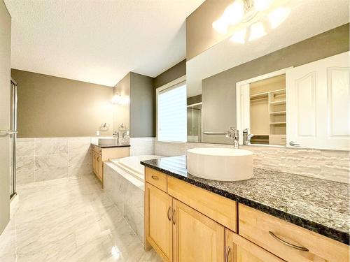 59 Panatella Boulevard Nw, Calgary, AB - Indoor Photo Showing Bathroom