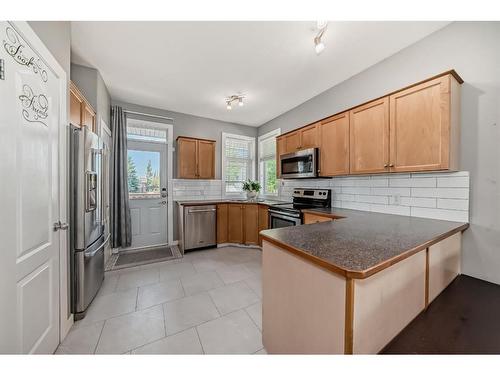 262 Inglewood Drive, Red Deer, AB - Indoor Photo Showing Kitchen